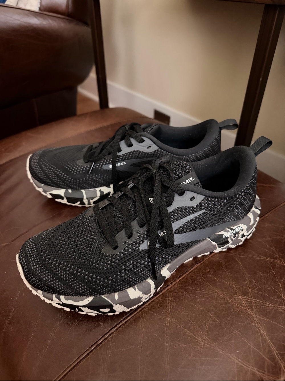 Brooks Women’s Revel 6 Running Shoe in Color: Black/Luna Rock. EUC. Worn twice. - Picture 6 of 7